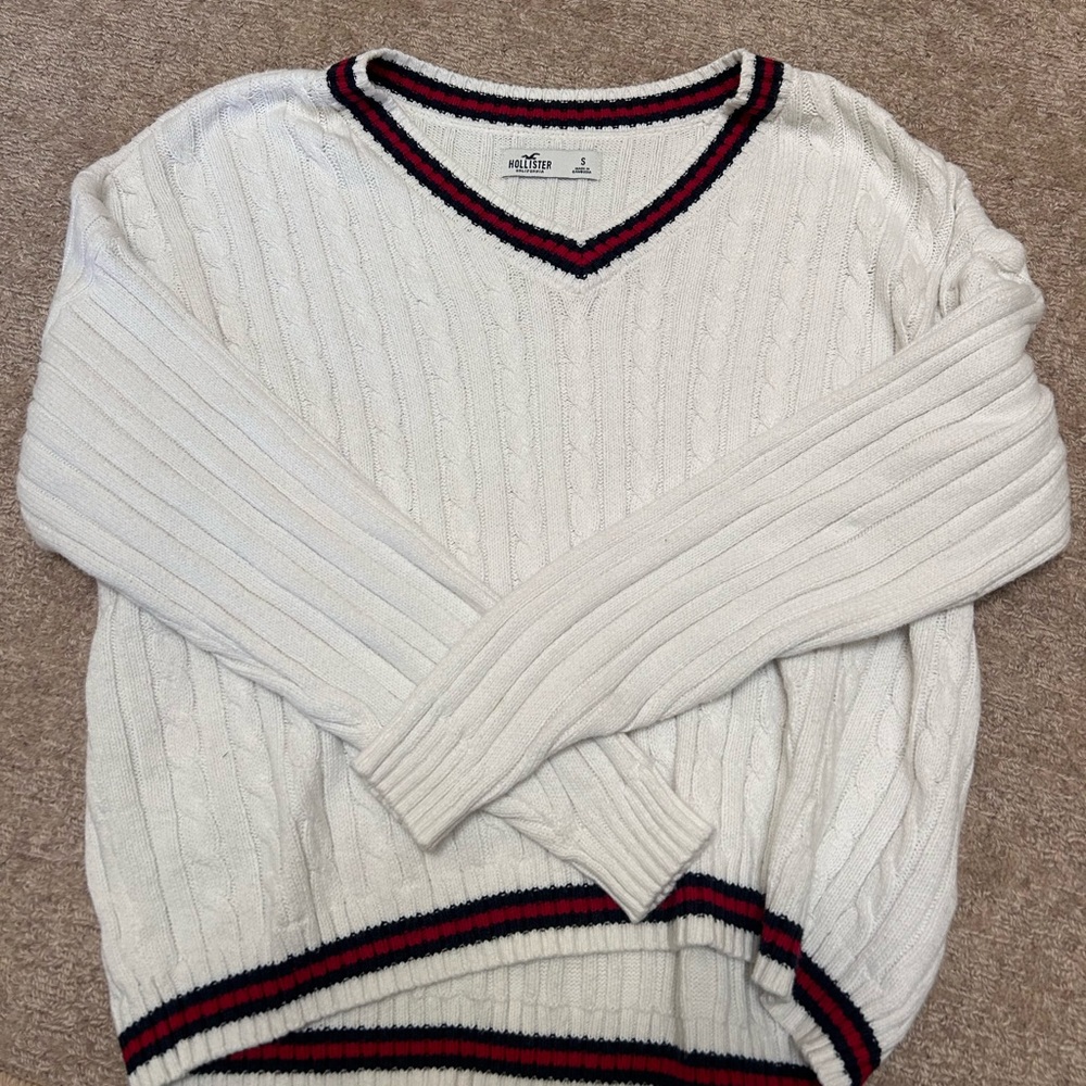 🌙Hollister White V-Neck Sweater with Red and Black Accents